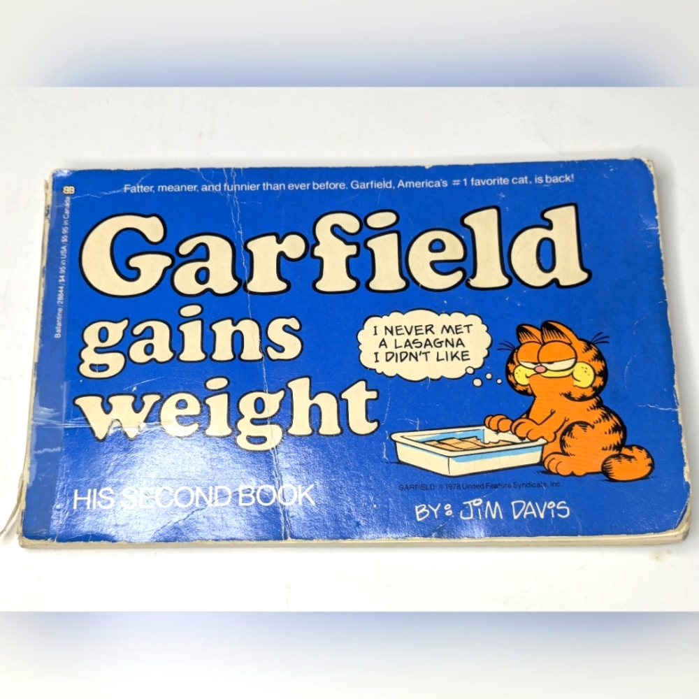 Vintage Garfield comic Book. Garfield Gains Weight, His Second Book (1981)